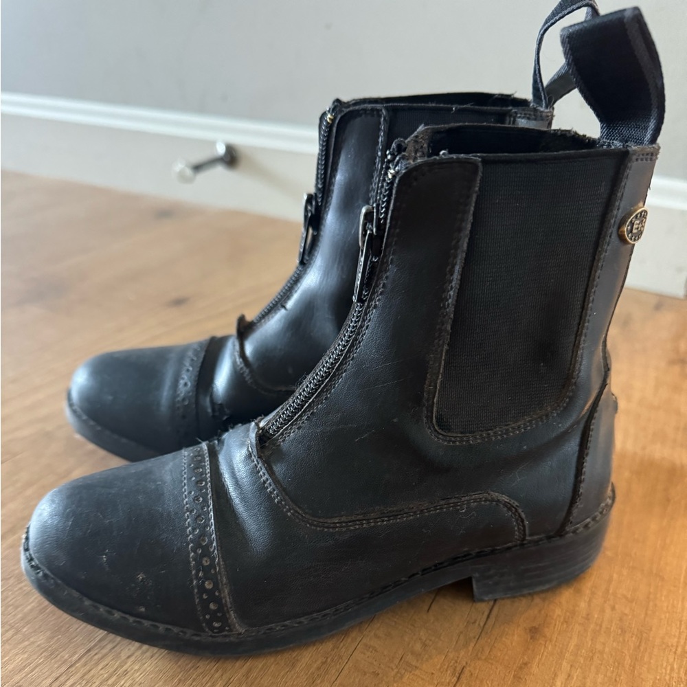 Girls Paddock Boots size 1